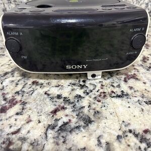 Sony Dream Machine FM/AM Clock Radio CD ICF-CD815 - Dual Alarm - Works Perfectly
